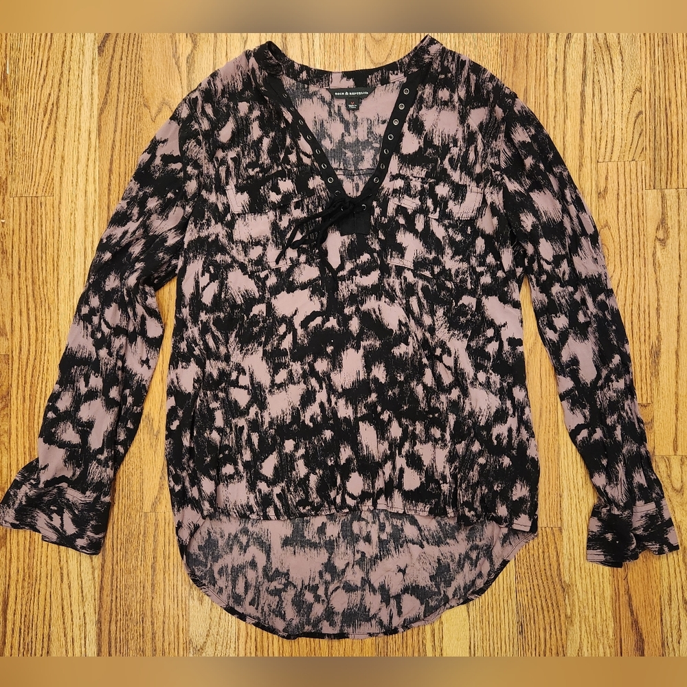 Rock & Republic Blouse, Size Medium, Good Condition